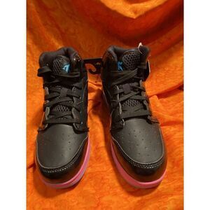 Andi Youths Size 3 Unisex Black Sneaker Back To School